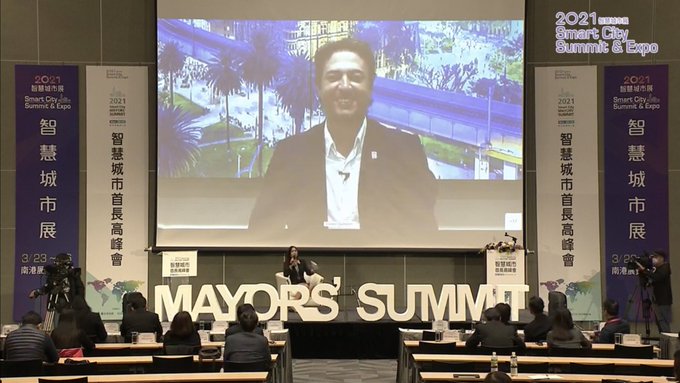 Medellín expone estrategia de Ecociudad y Valle del Software ante alcaldes del mundo en el Taipei Smart City Summit & Expo