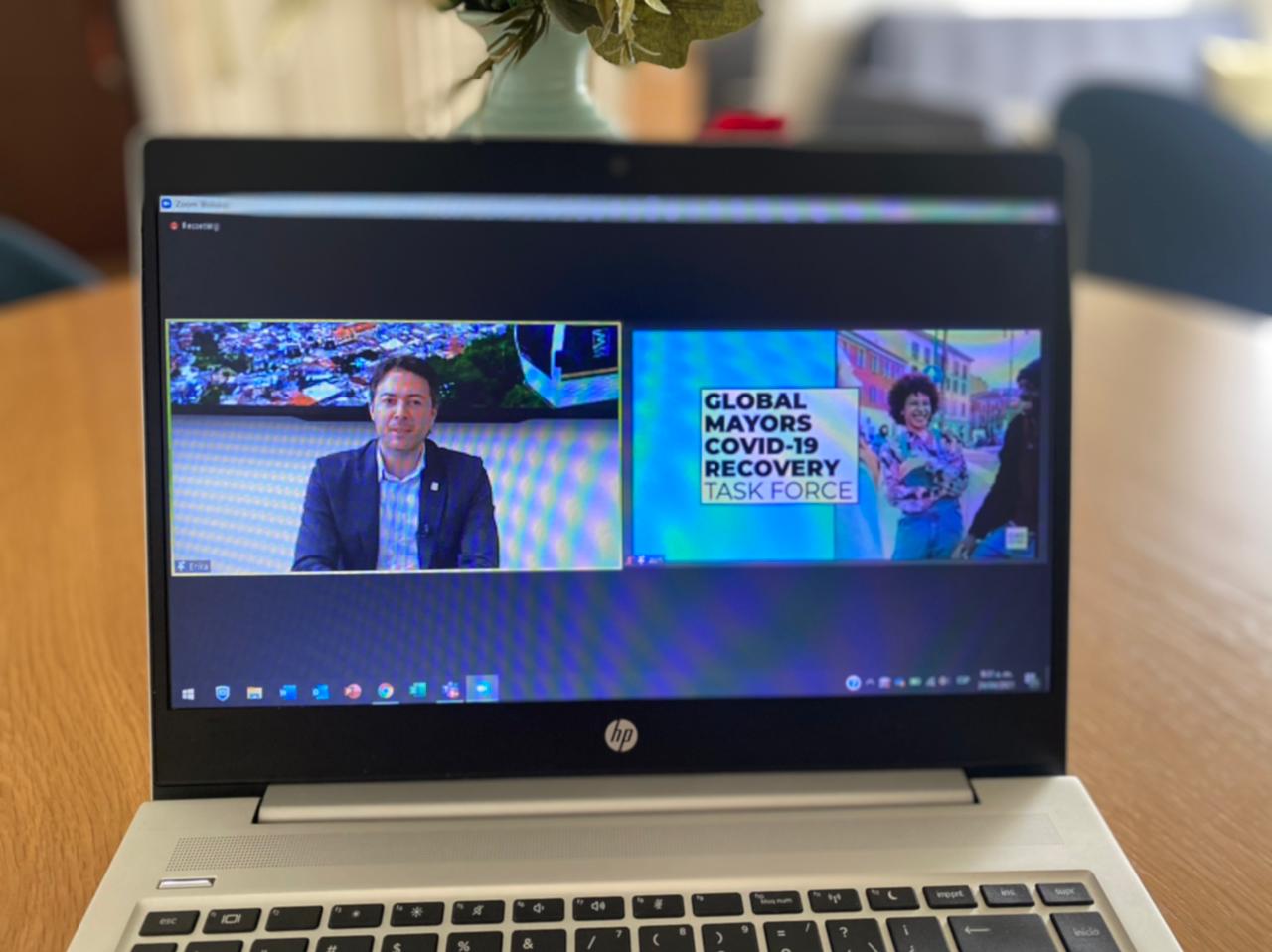 El alcalde Daniel Quintero Calle presentó las estrategias de Ecociudad y Valle del Software en el Primer Foro de Jóvenes de C40